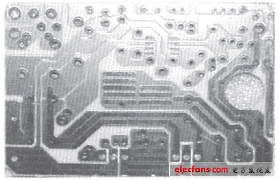 图6 电路板底层实拍