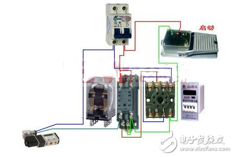 中间继电器的组成结构及实物接线图