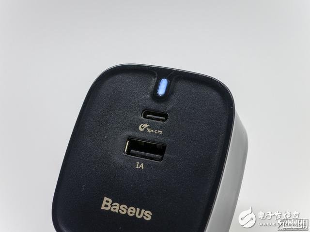 倍思BS-UKQC02 USB PD充电器拆解